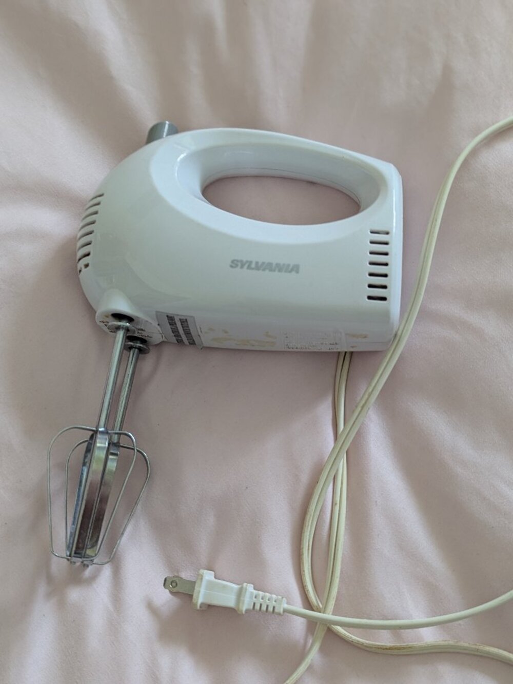 Sylvania White Plastic Electric Hand Mixer Tested